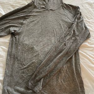 MENS LULULEMON GREY HOODED DRI FIT SHIRT
